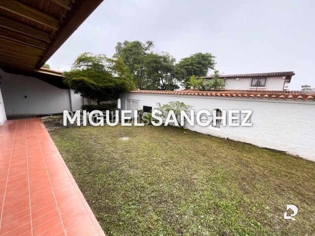 Casa en Santa Paula, Caracas – 3