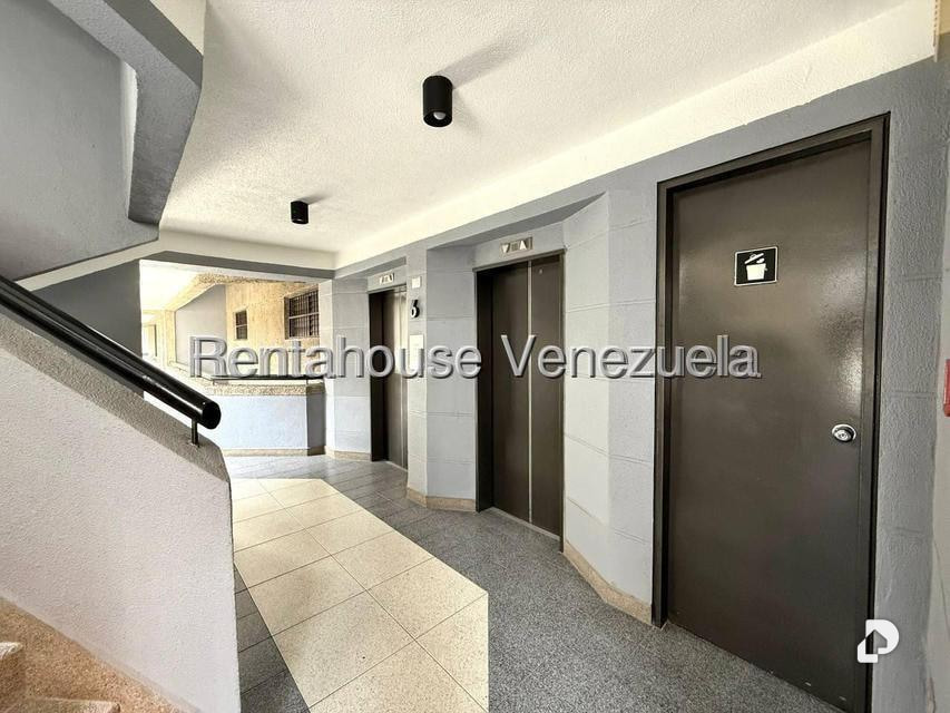 Apartamento en El Rosal, Caracas – 24