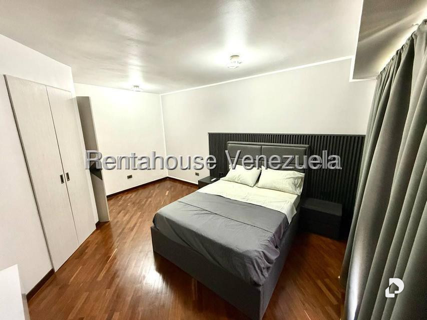 Apartamento en El Rosal, Caracas – 12