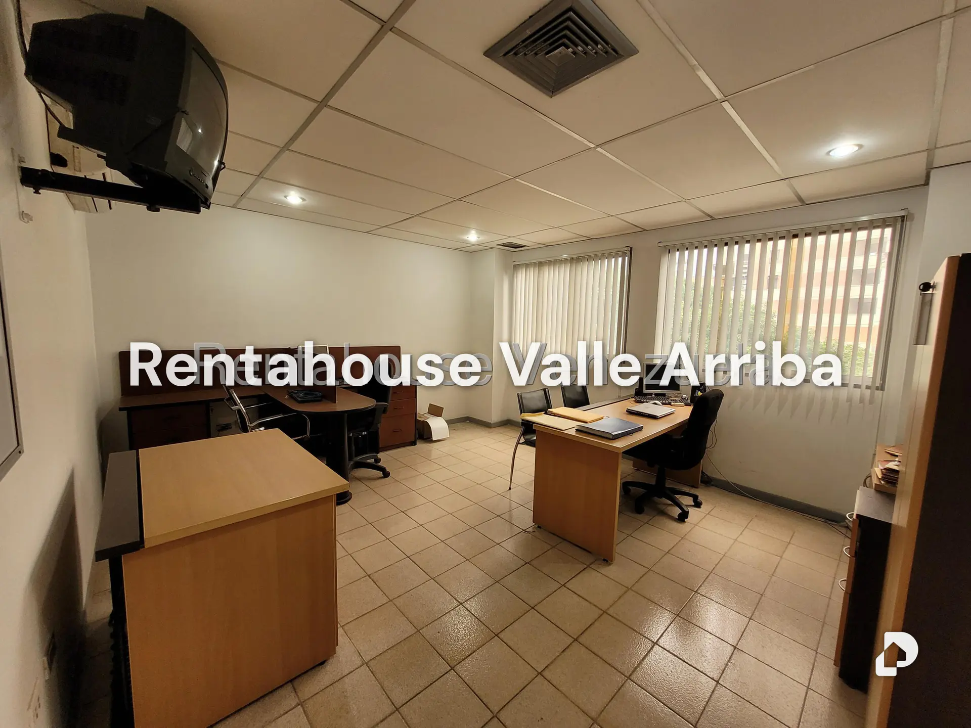 Local comercial en Parroquia La Candelaria, Caracas – 13