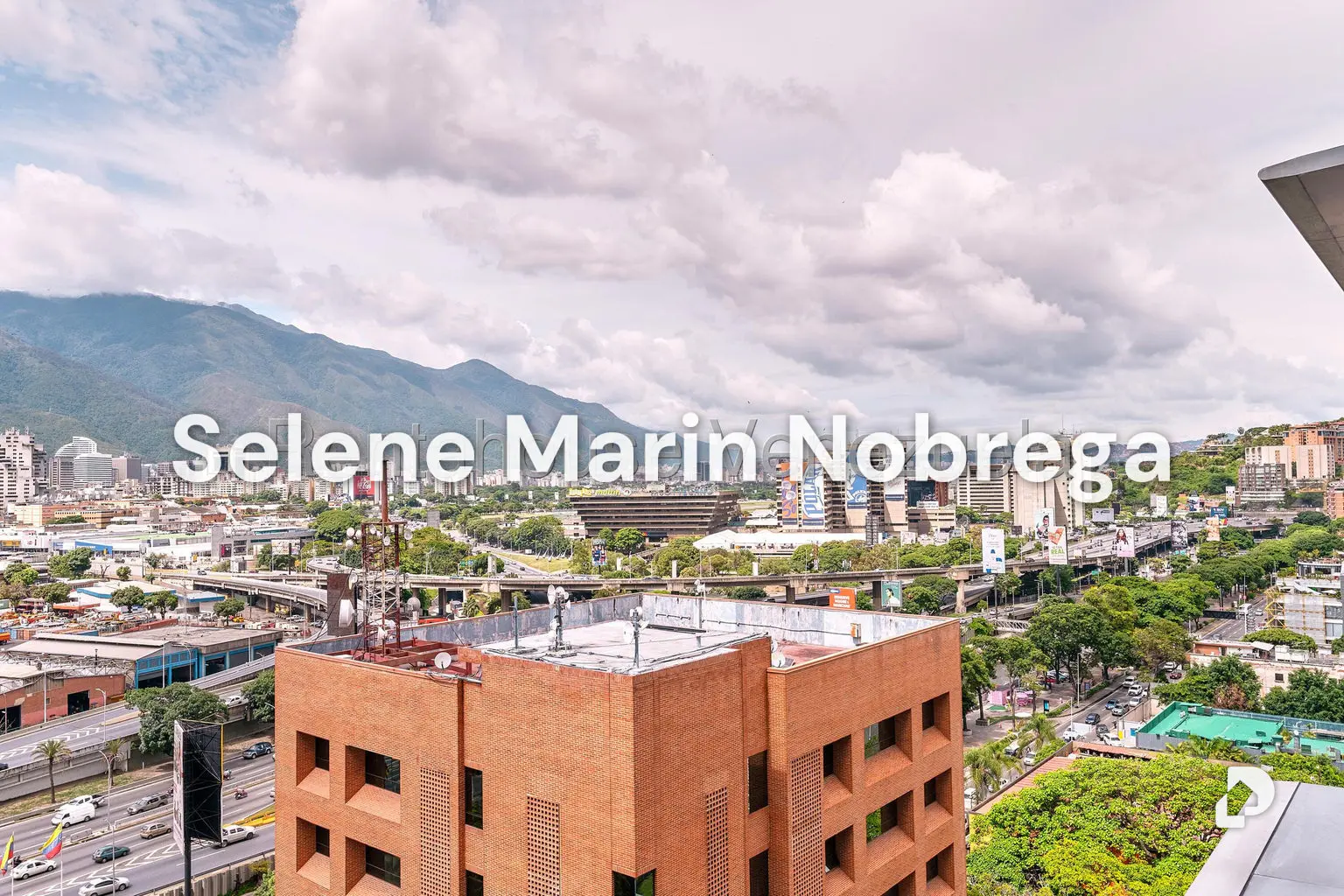 Oficina en Las Mercedes, Caracas – 12