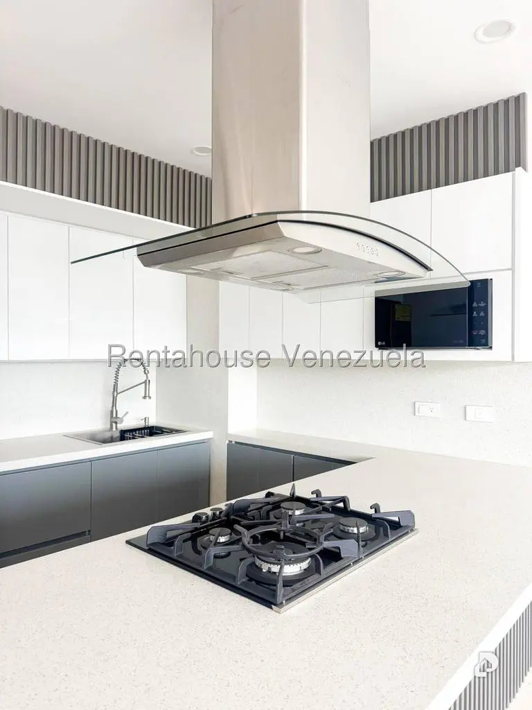 Apartamento en El Rosal, Caracas – 15