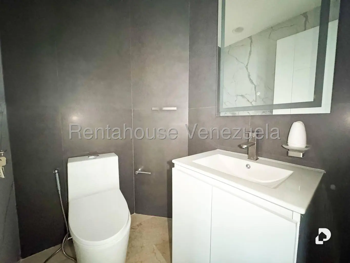 Apartamento en El Rosal, Caracas – 28
