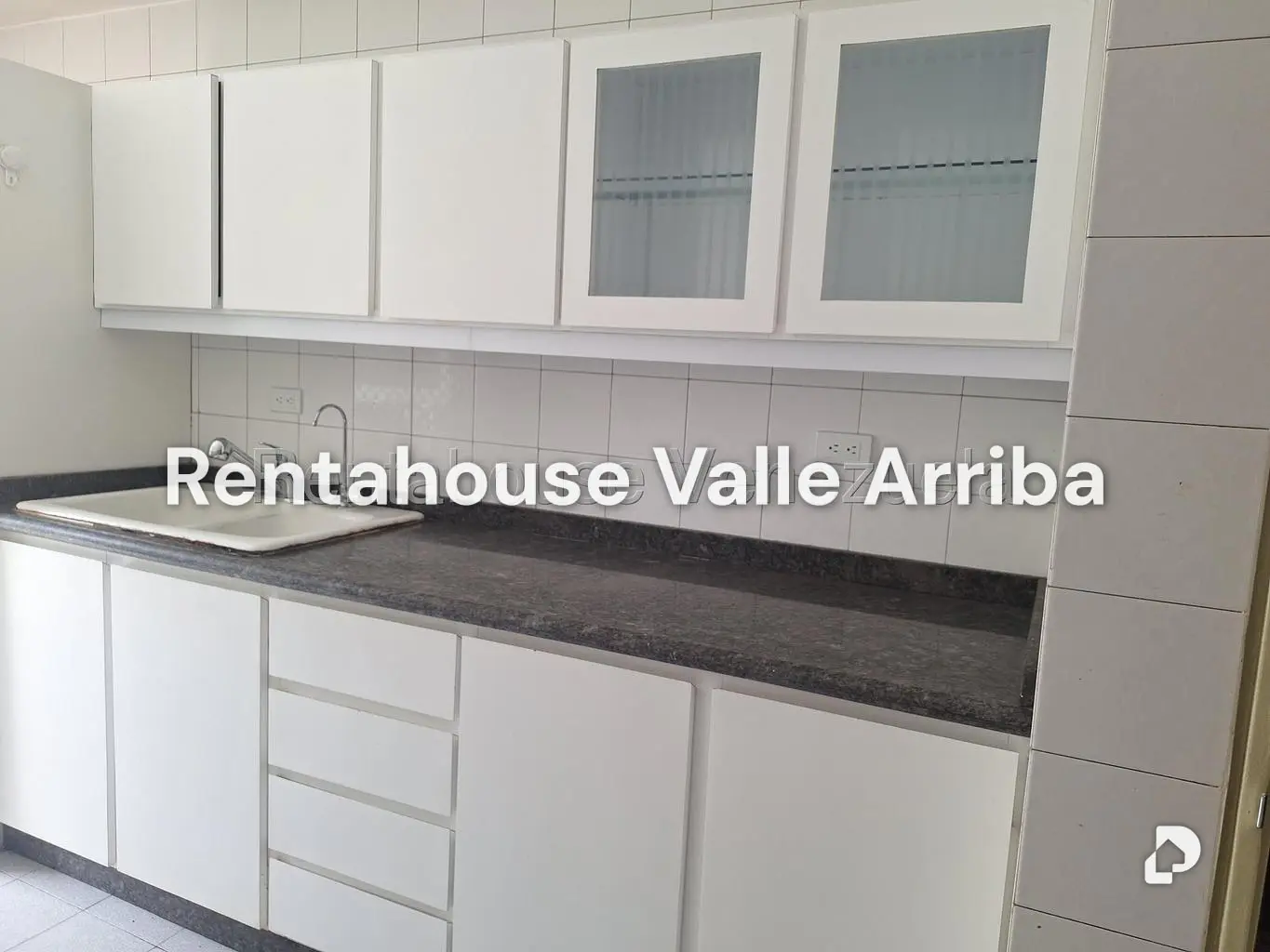 Apartamento en Los Palos Grandes, Caracas – 18