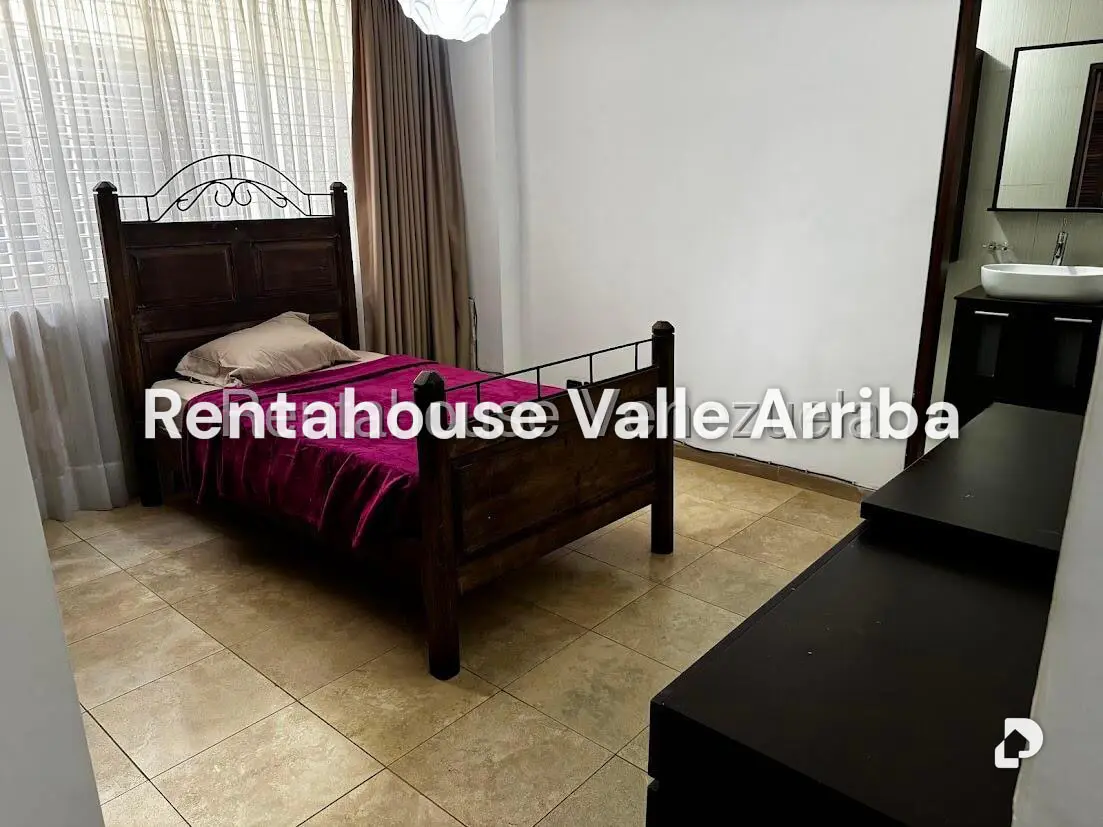 Apartamento en Lomas de Las Mercedes, Caracas – 24