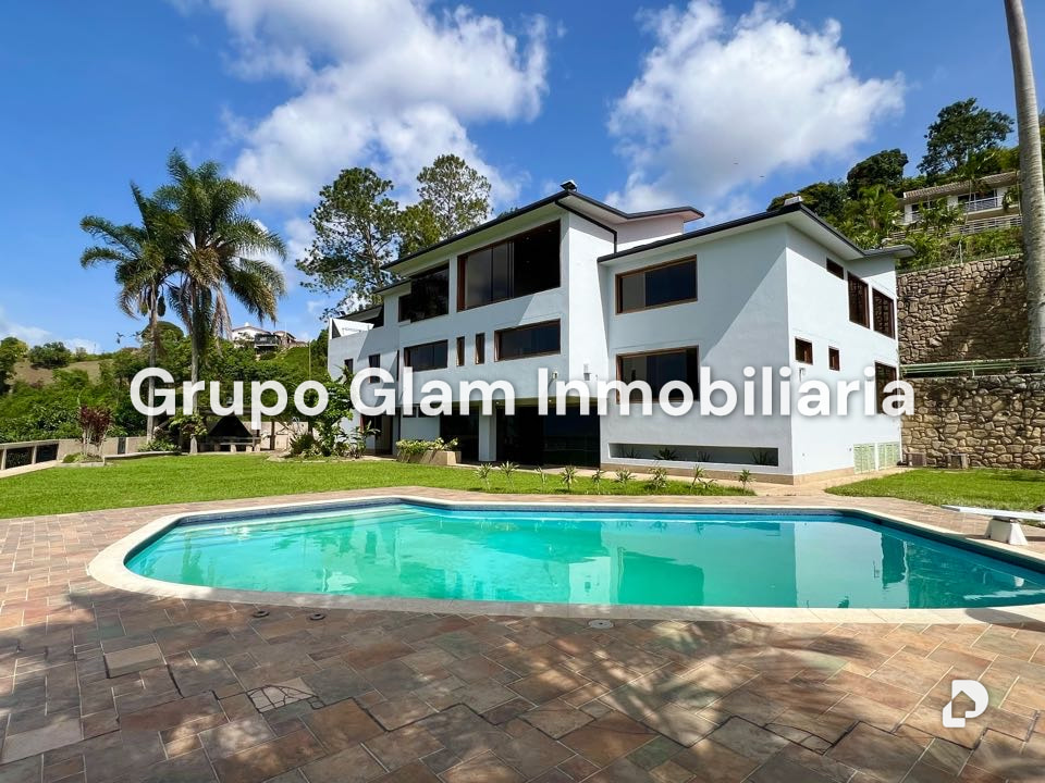 Casa en Cerro Verde, Caracas – 3