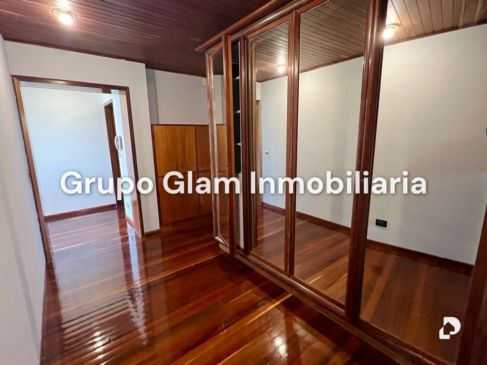 Casa en Cerro Verde, Caracas – 27
