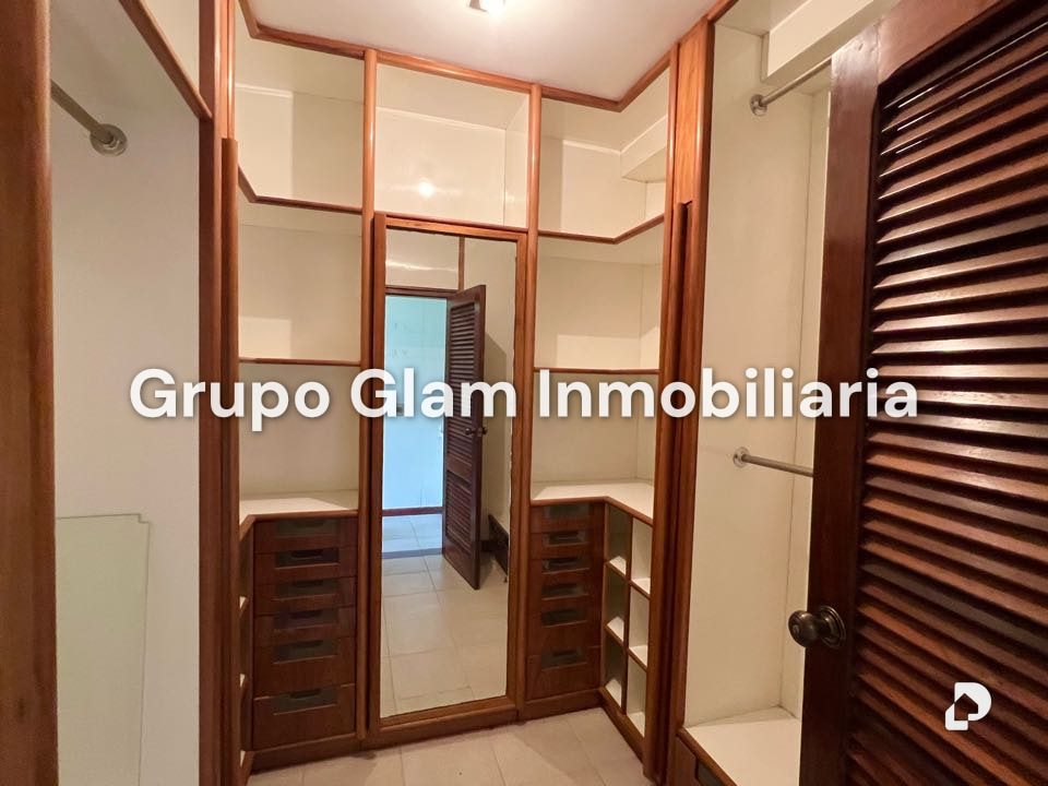 Casa en Cerro Verde, Caracas – 25