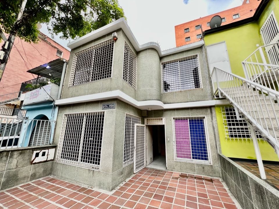 Local comercial en Los Dos Caminos, Caracas - 1