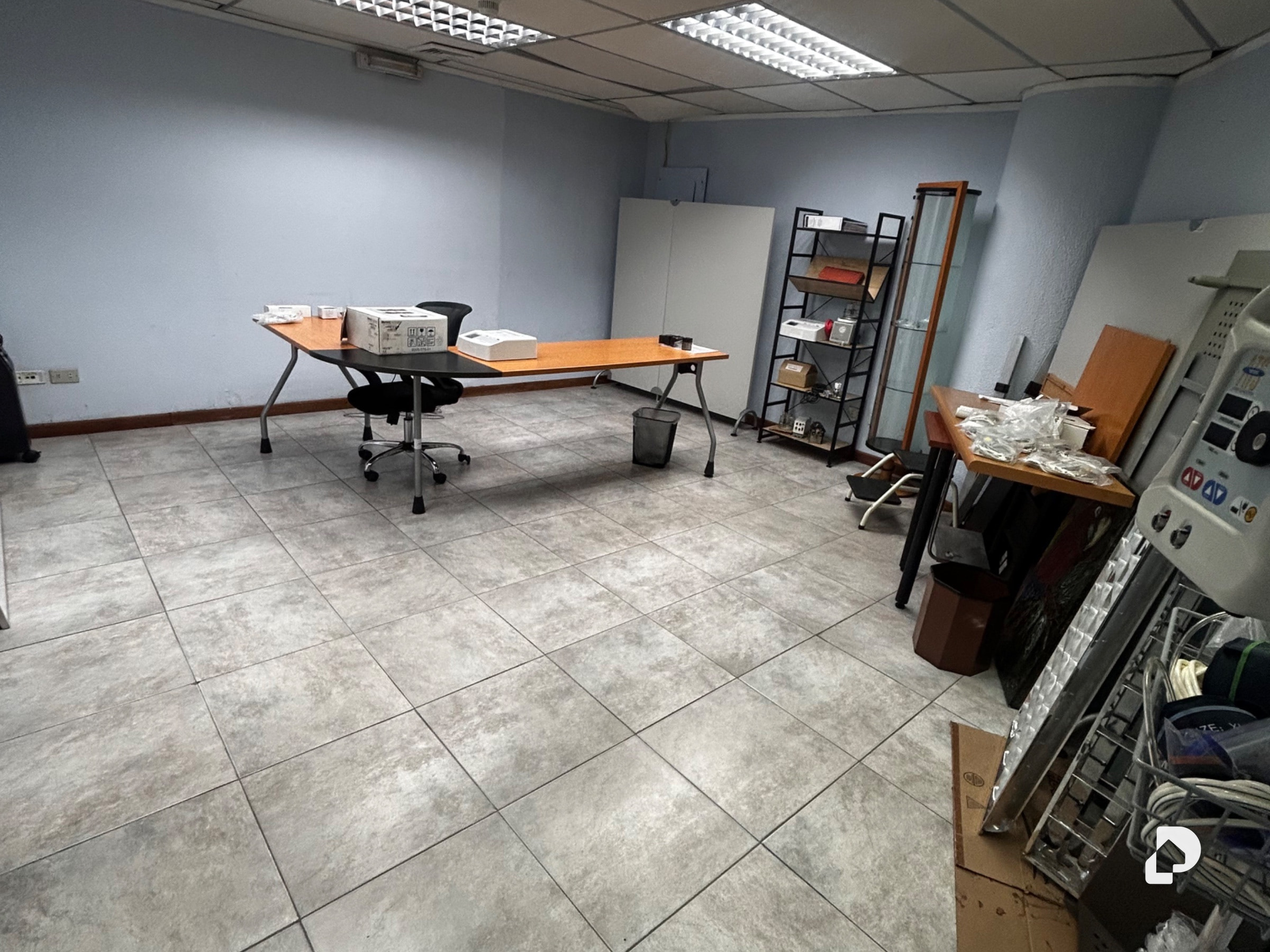 Local comercial en Los Dos Caminos, Caracas – 24
