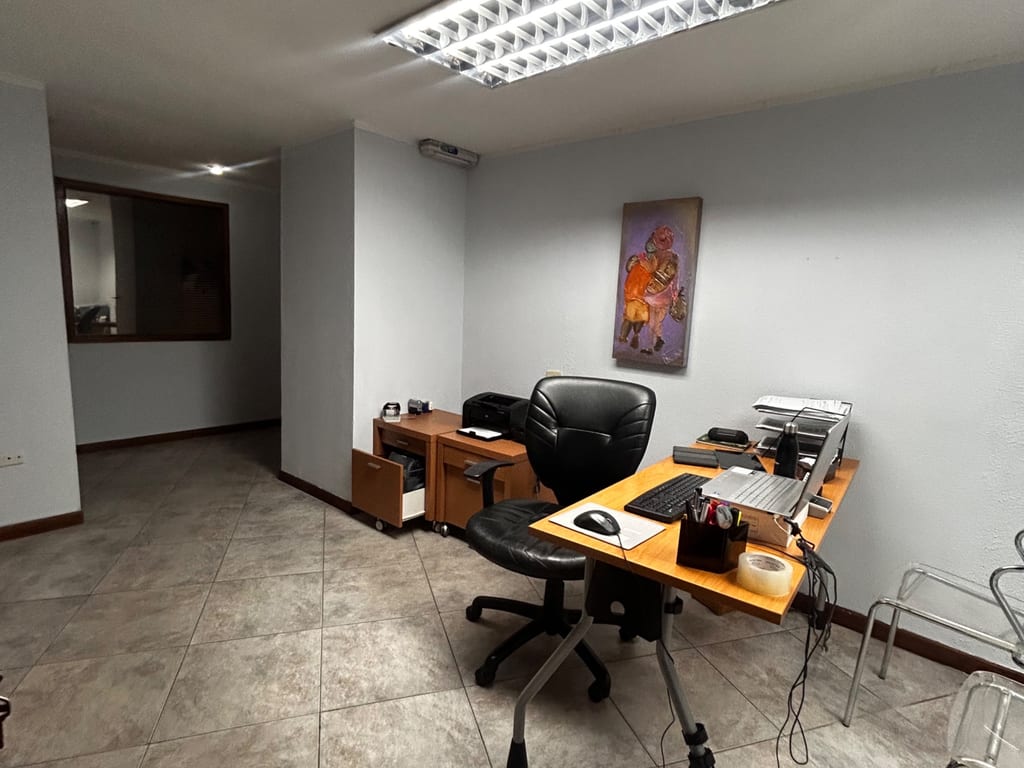 Local comercial en Los Dos Caminos, Caracas - 1