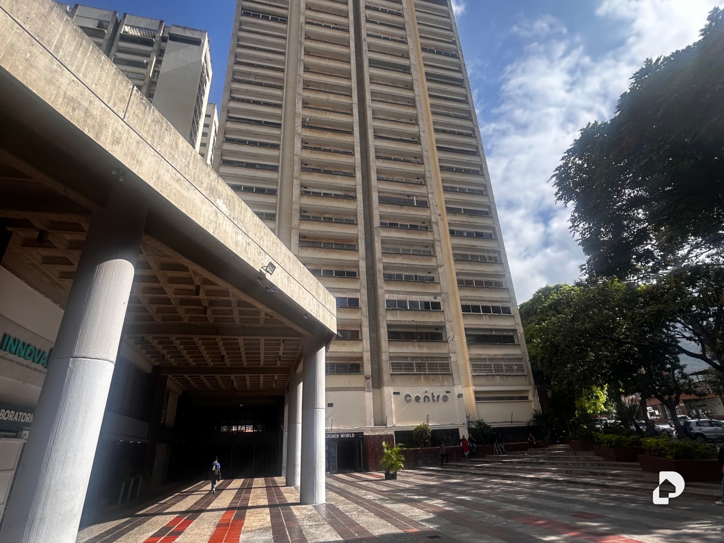 Local comercial en Los Dos Caminos, Caracas – 3