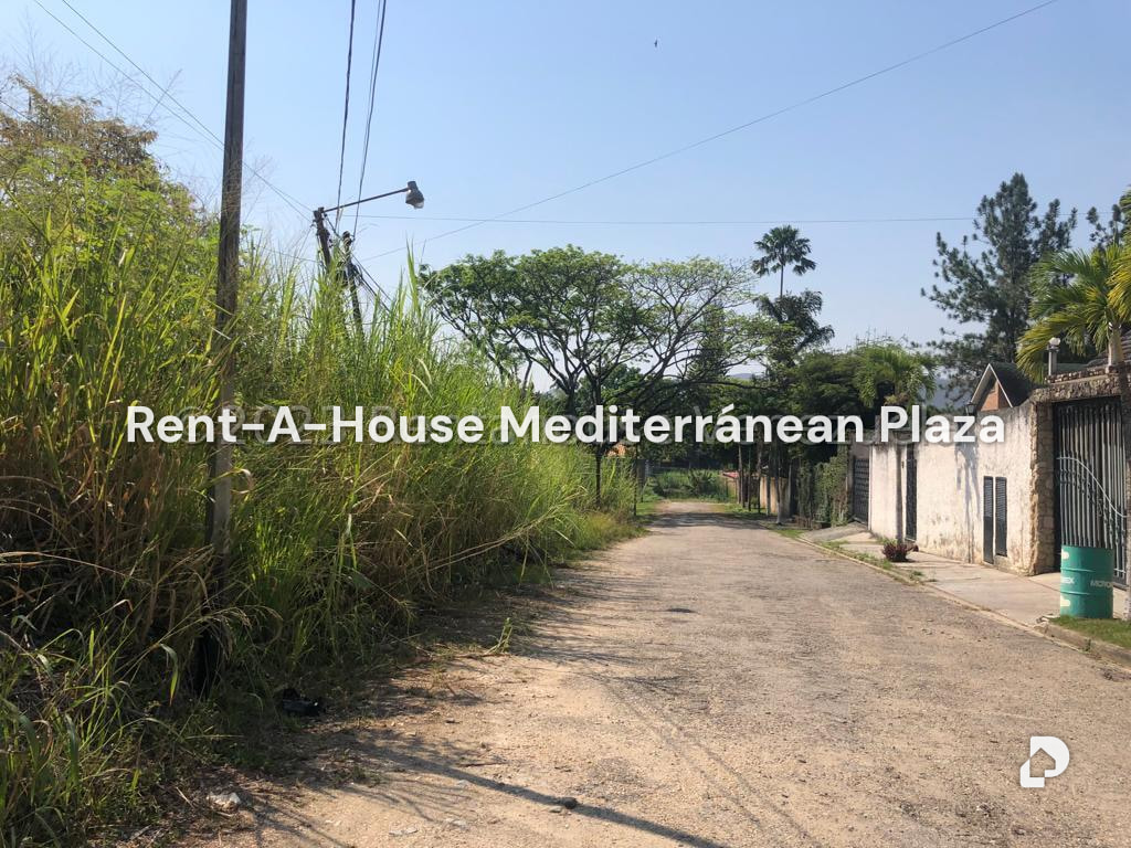 Terreno en Parroquia Urbana San José, Valencia – 24