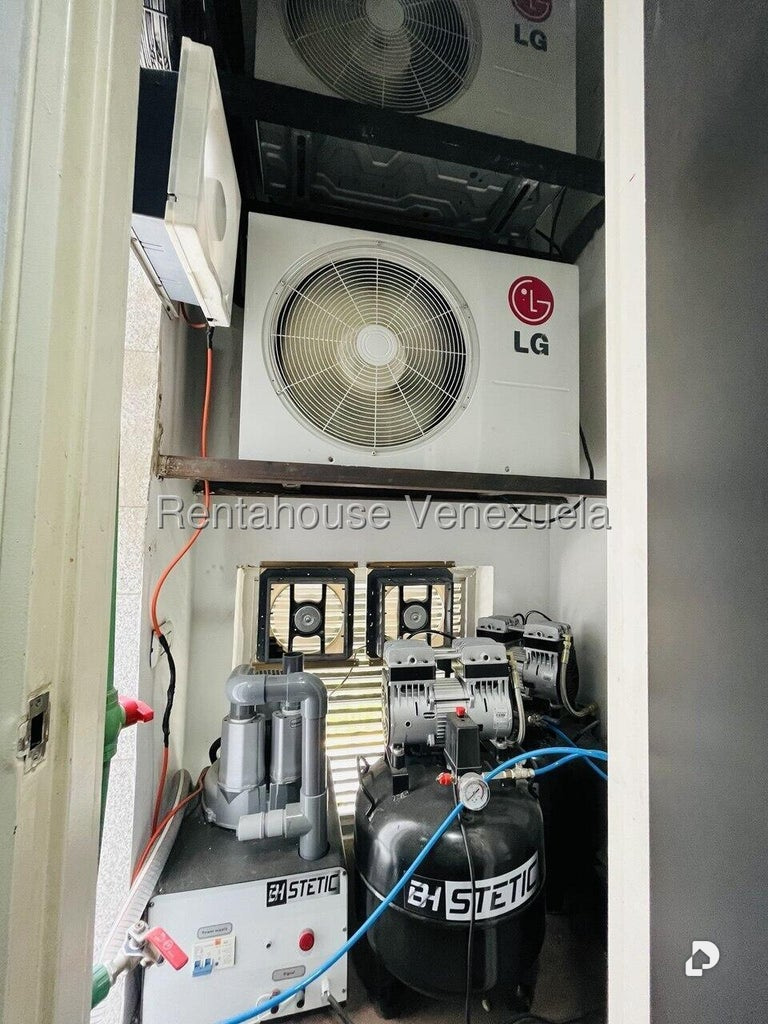 Local comercial en Macaracuay, Caracas – 27
