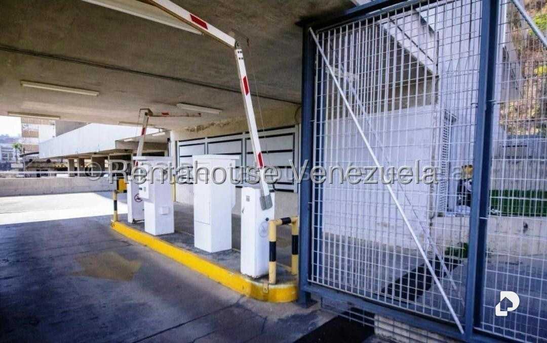 Local comercial en Macaracuay, Caracas – 30