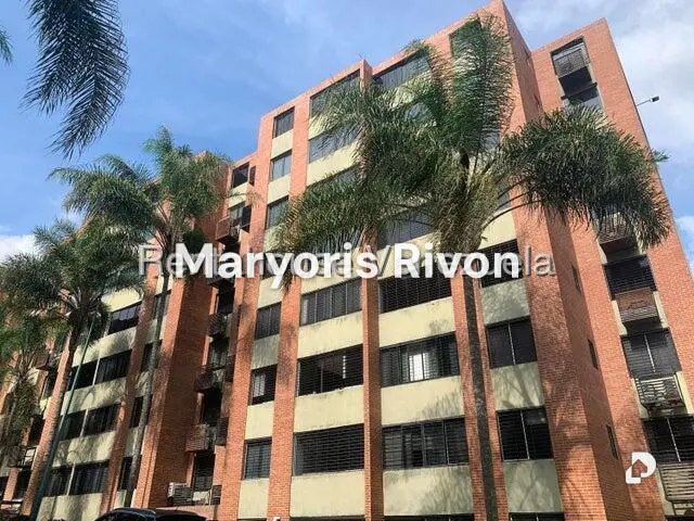 Apartamento en Los Naranjos Humboldt, Caracas – 1