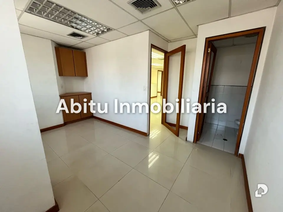 Local comercial en Bello Monte, Caracas – 45
