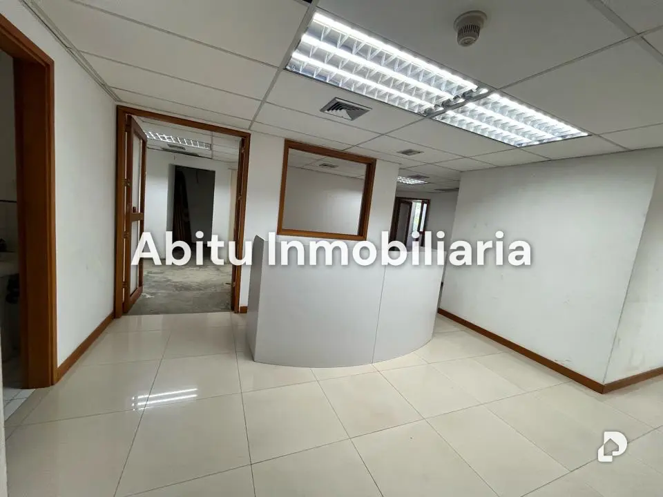 Local comercial en Bello Monte, Caracas – 29