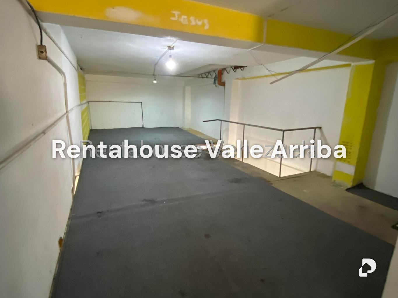 Local comercial en Puente Hierro, Caracas – 16