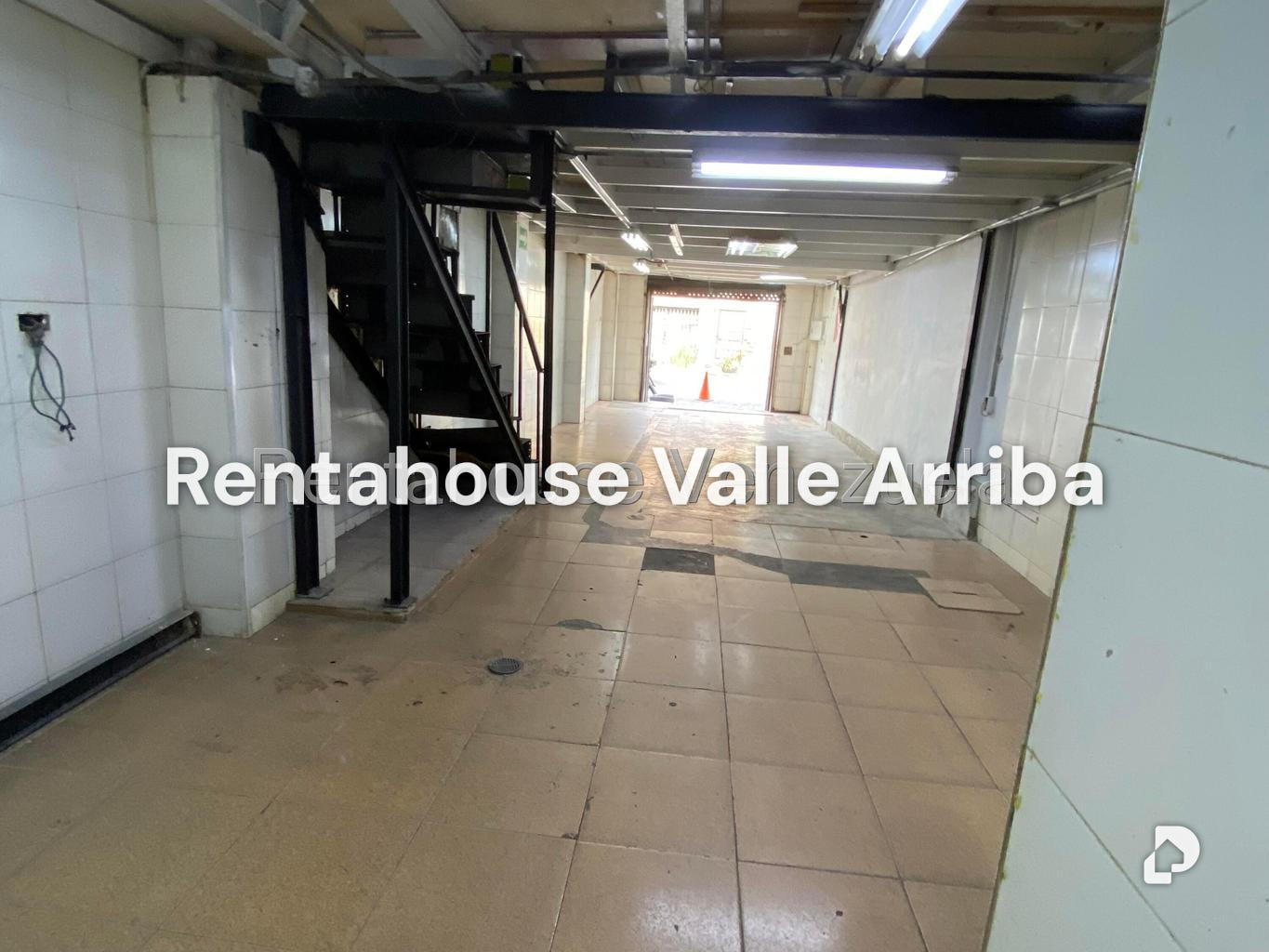 Local comercial en Puente Hierro, Caracas – 11