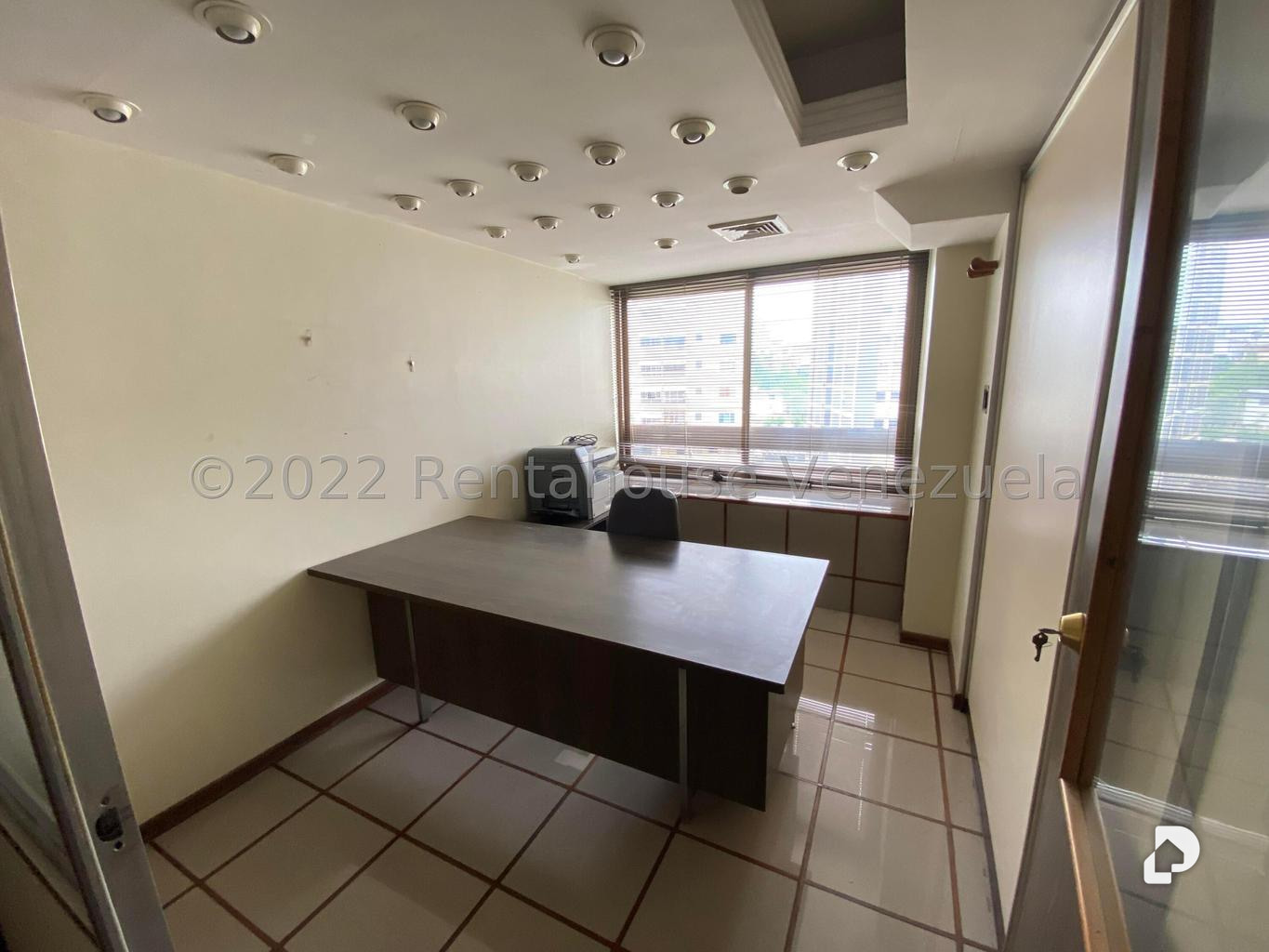 Office in El Marqués, Caracas – 13
