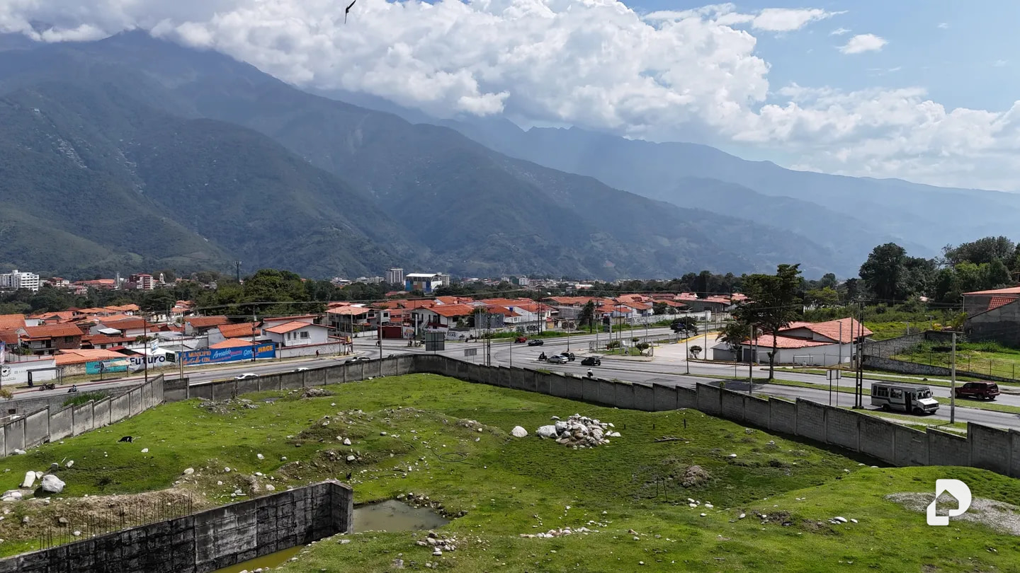 Terreno en Avenida Alberto Carnevalli, Antonio Spinetti Dini – 4