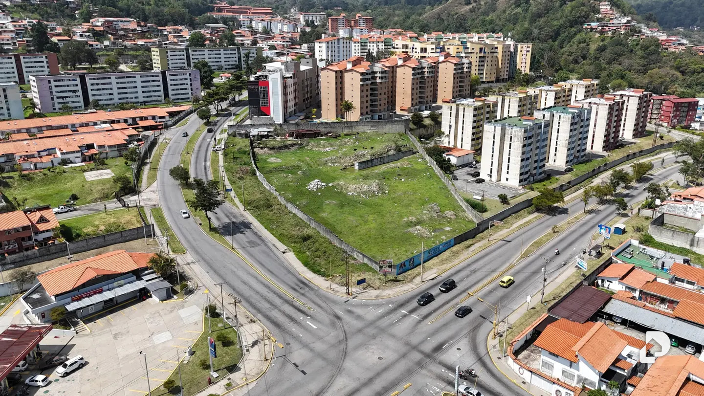 Terreno en Avenida Alberto Carnevalli, Antonio Spinetti Dini – 1