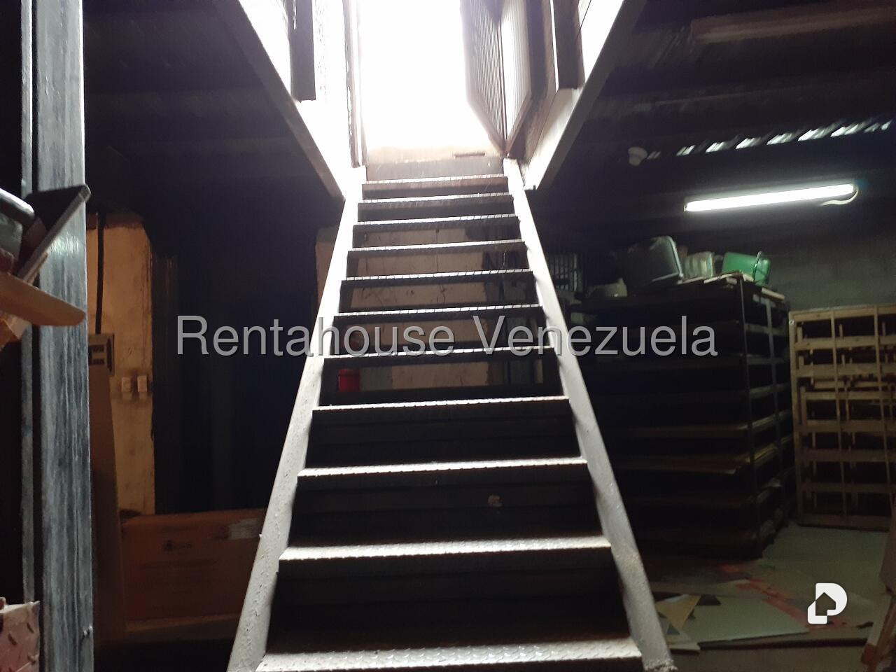 Local comercial en Los Rosales, Caracas – 12