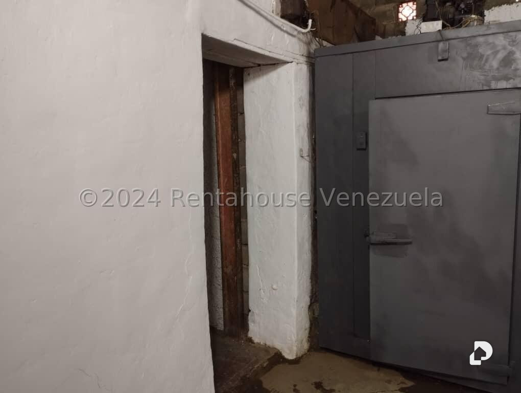 Local comercial en Catia, Caracas – 12