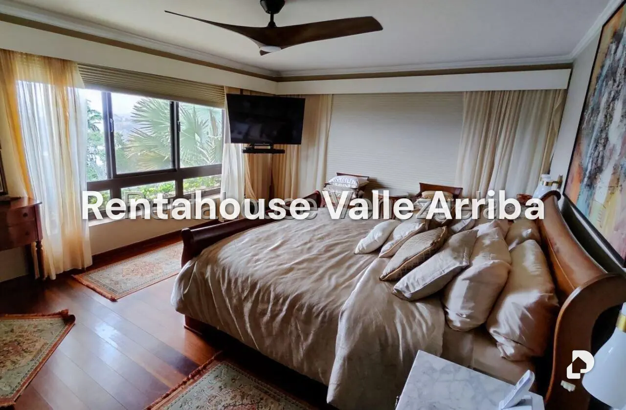 Casa en Alto Hatillo, Caracas – 30