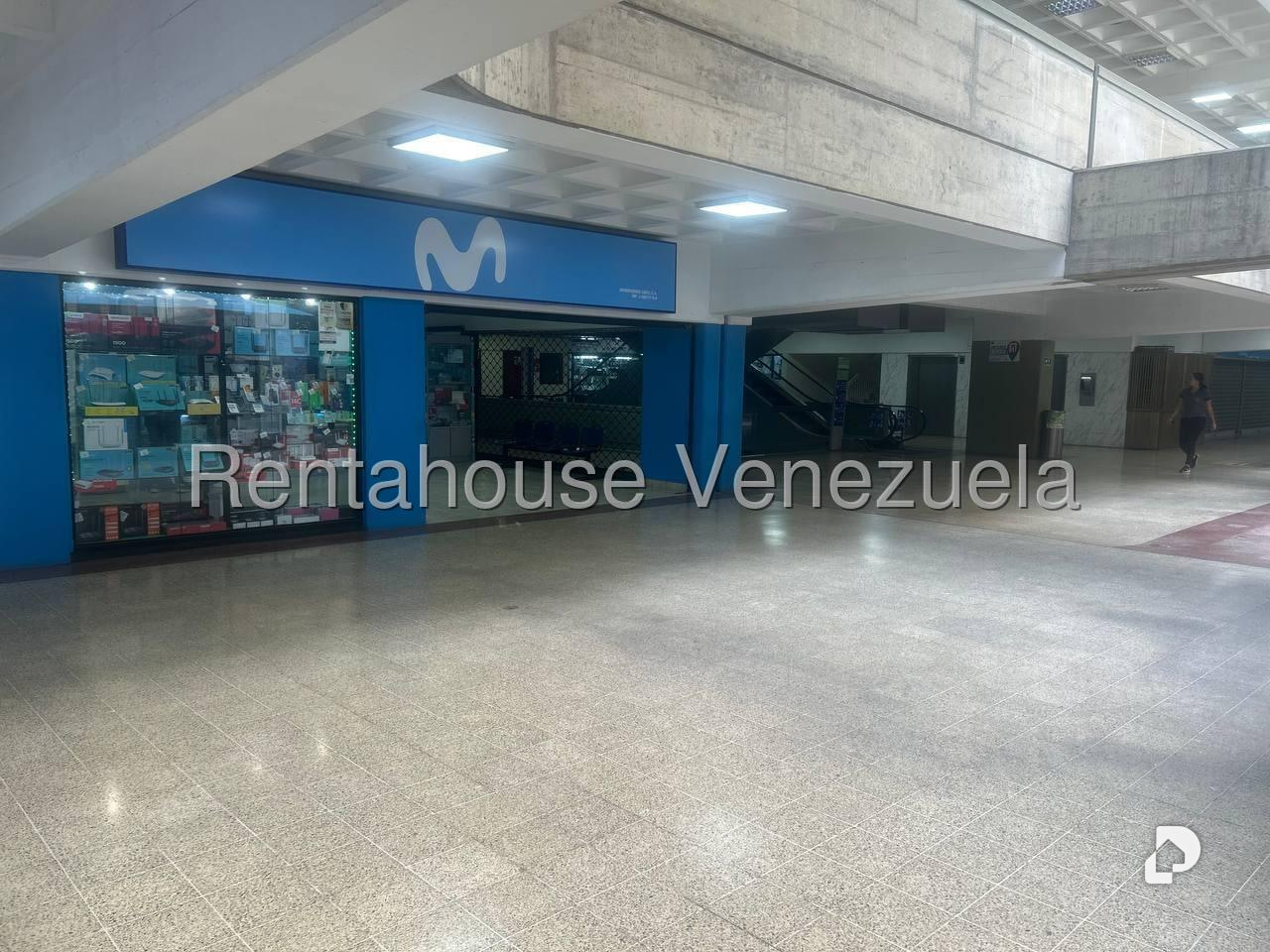 Local comercial en Los Palos Grandes, Caracas – 4