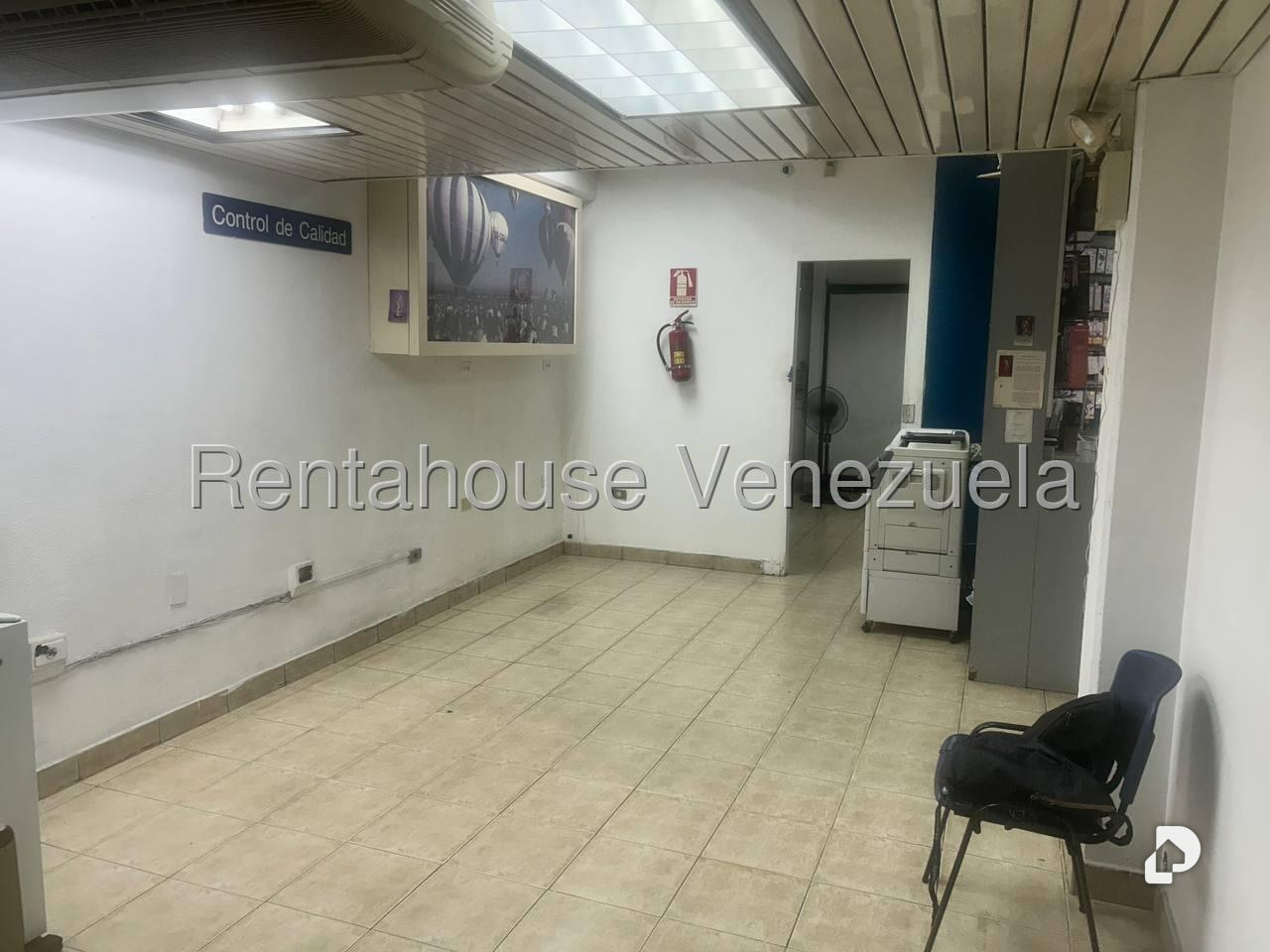 Local comercial en Los Palos Grandes, Caracas – 13