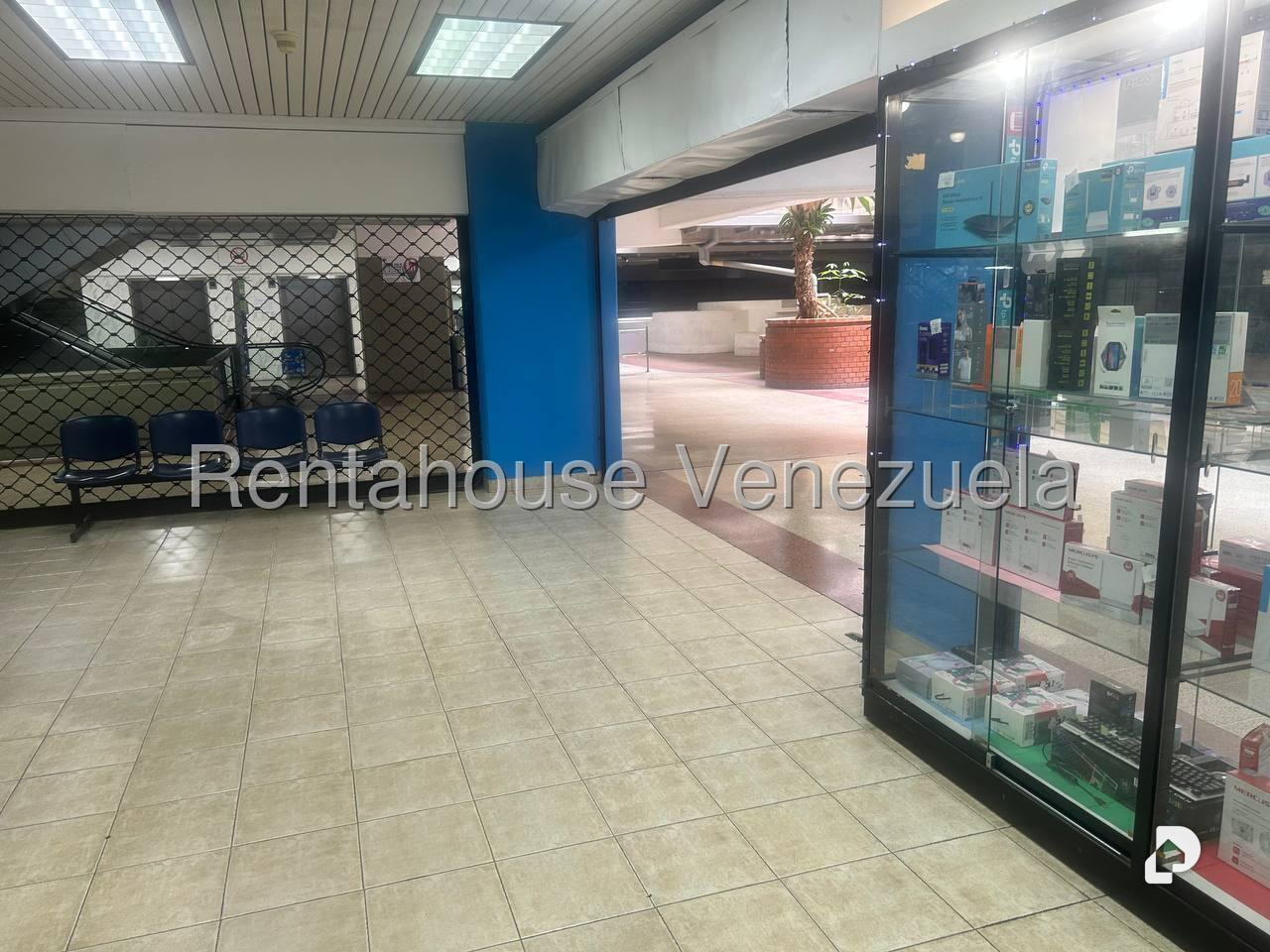 Local comercial en Los Palos Grandes, Caracas – 19