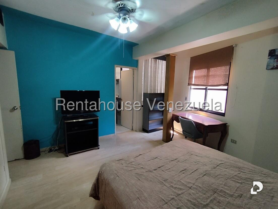 Apartamento en La Florida, Caracas – 18