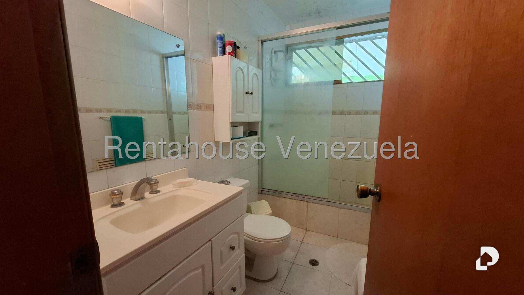 Casa en La Trinidad, Caracas – 30