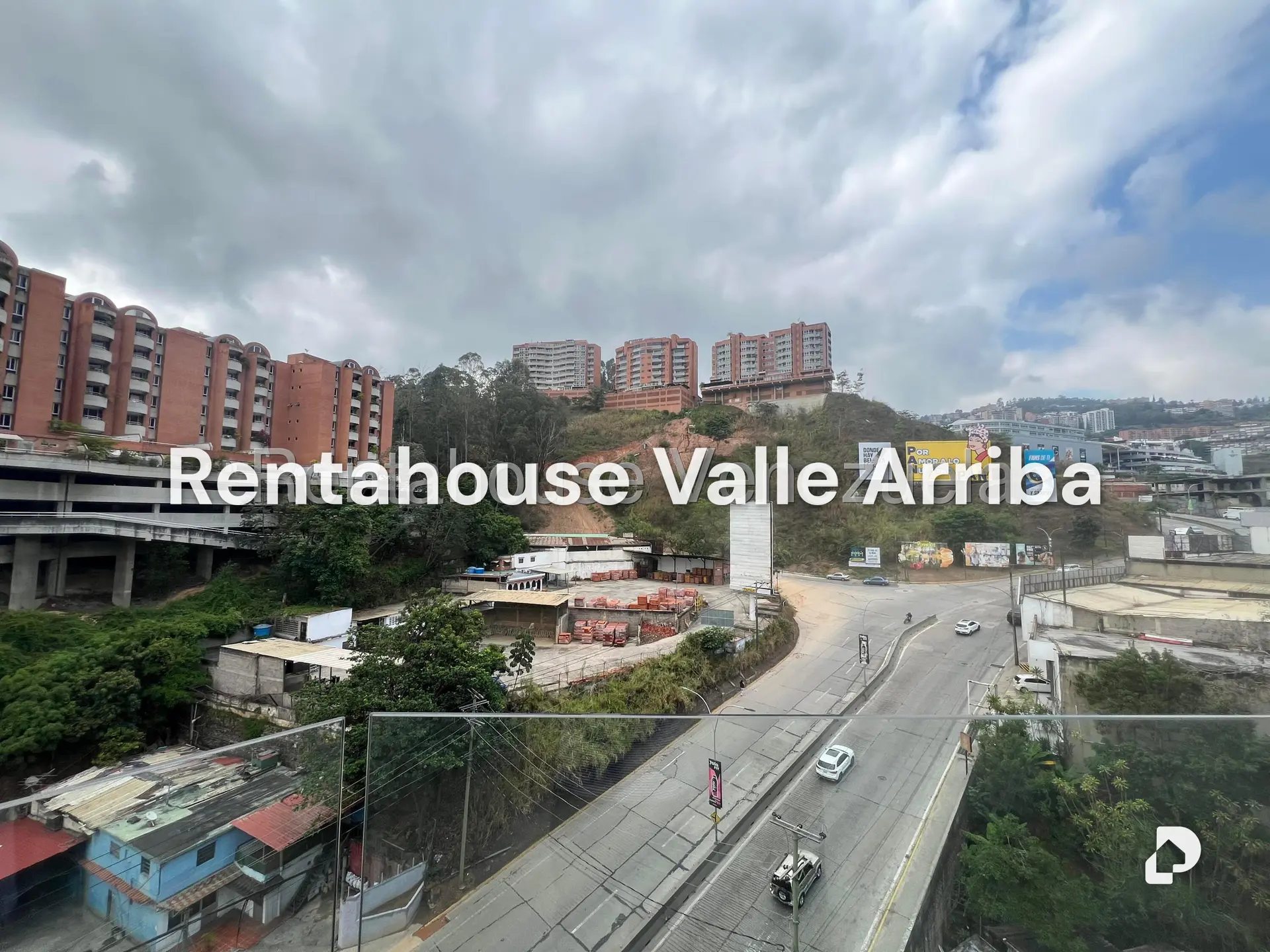 Local comercial en Cerro Verde, Caracas – 28