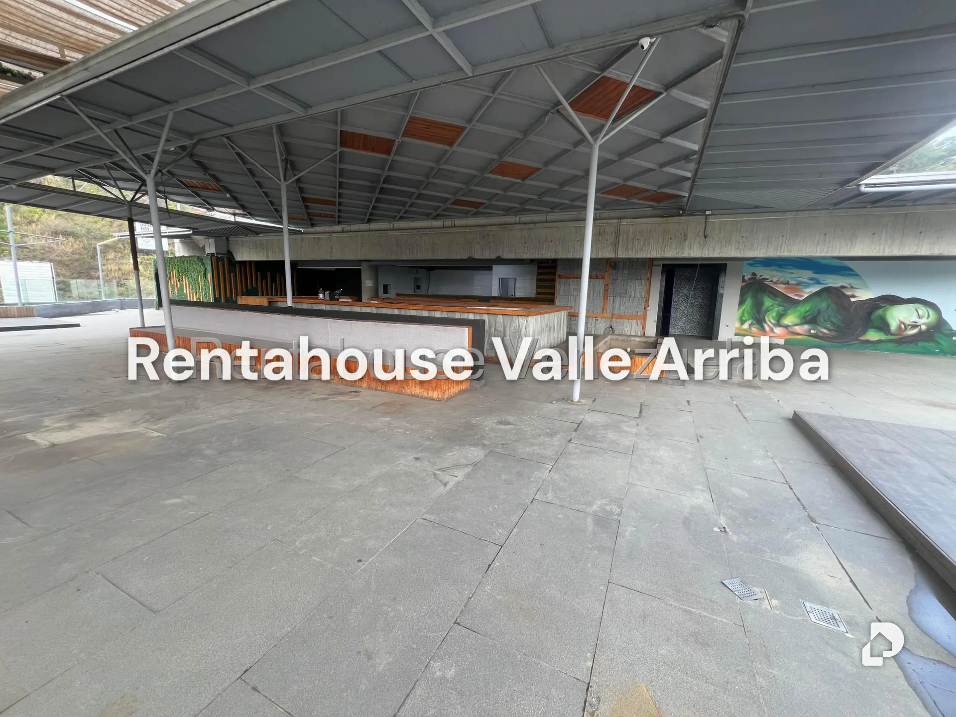 Local comercial en Cerro Verde, Caracas – 19