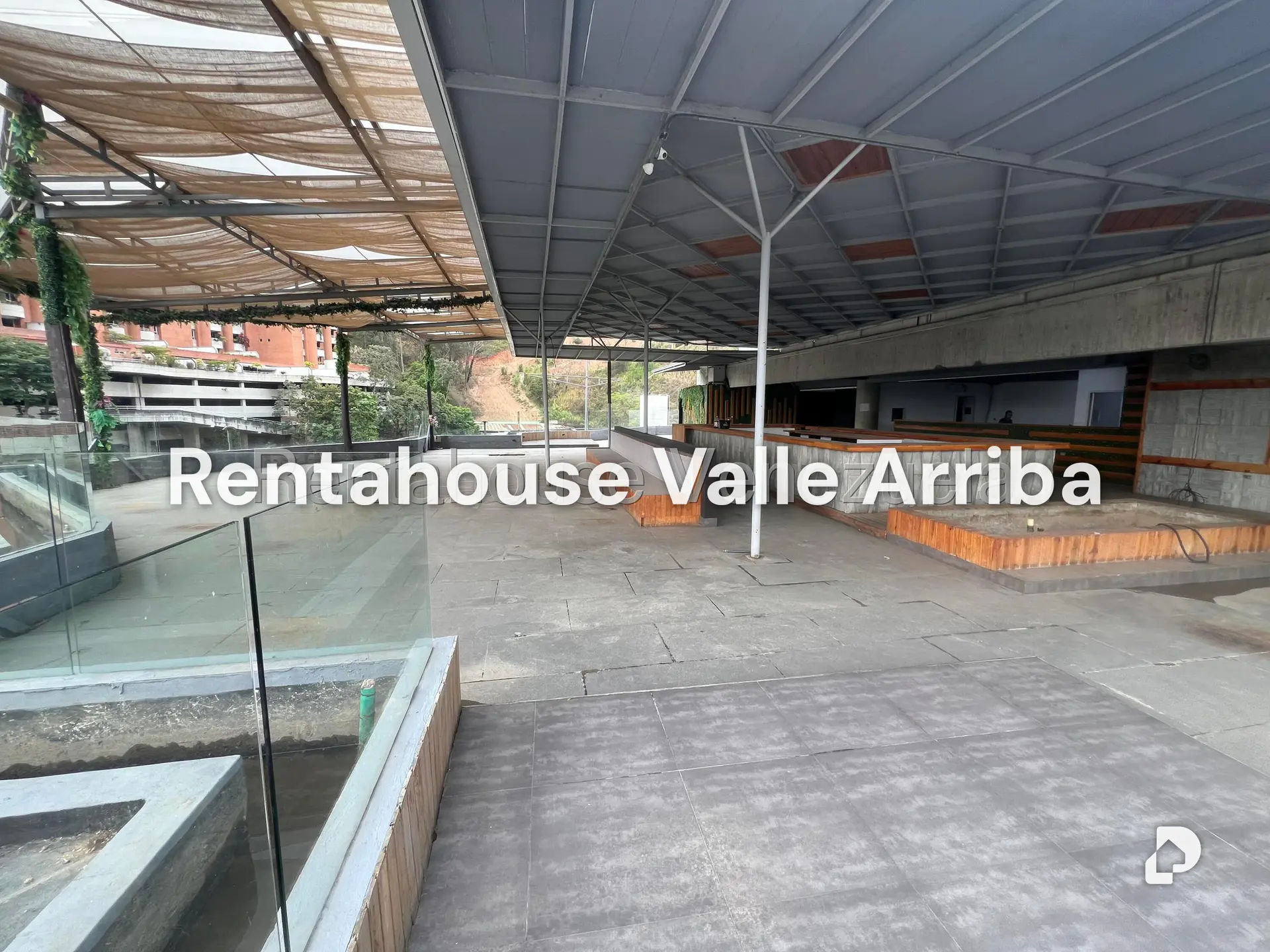 Local comercial en Cerro Verde, Caracas – 20
