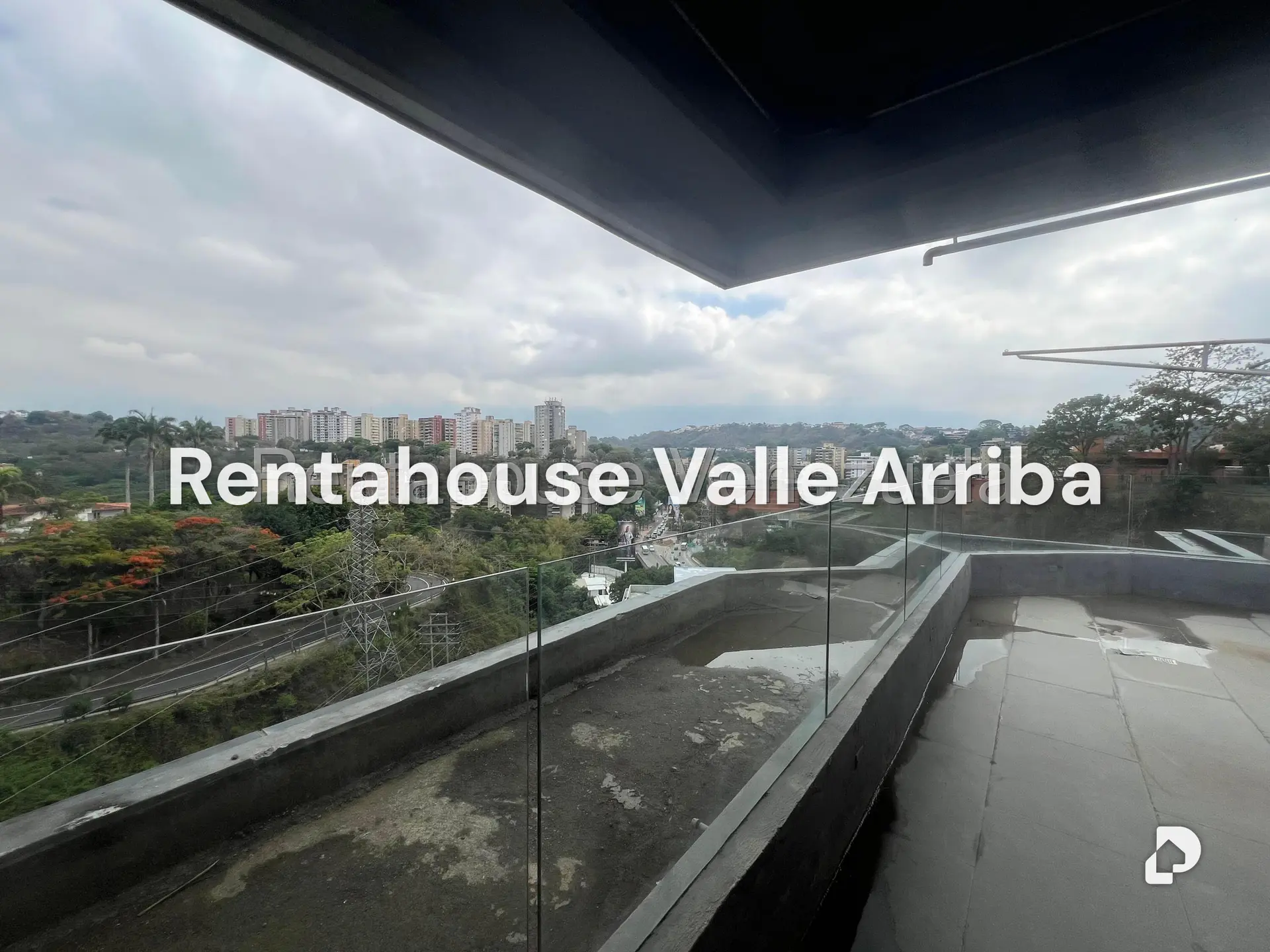 Local comercial en Cerro Verde, Caracas – 23