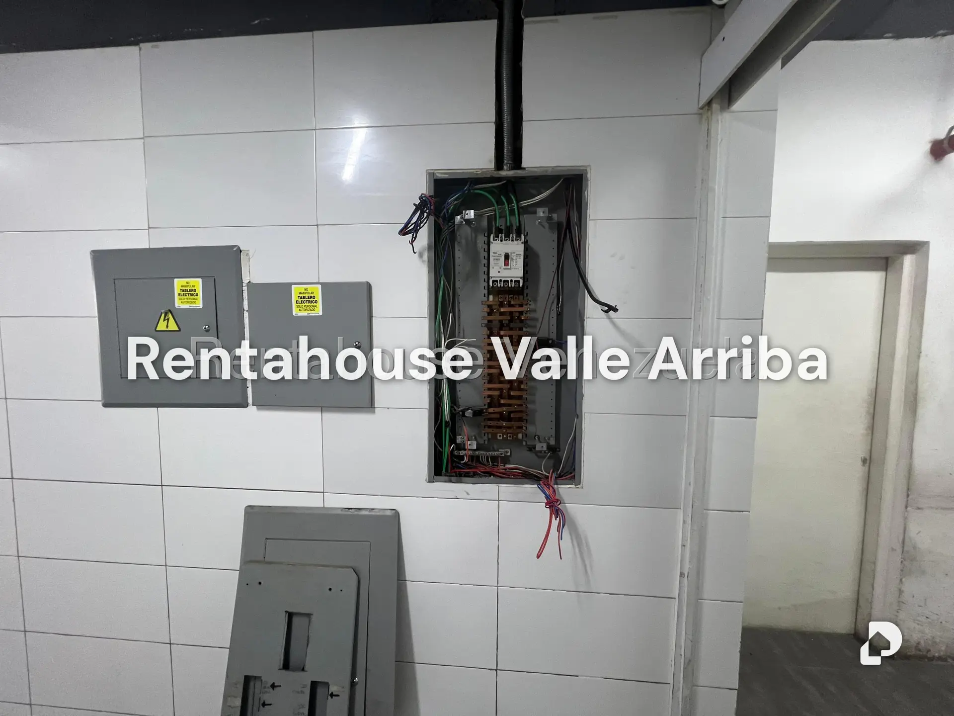 Local comercial en Cerro Verde, Caracas – 16