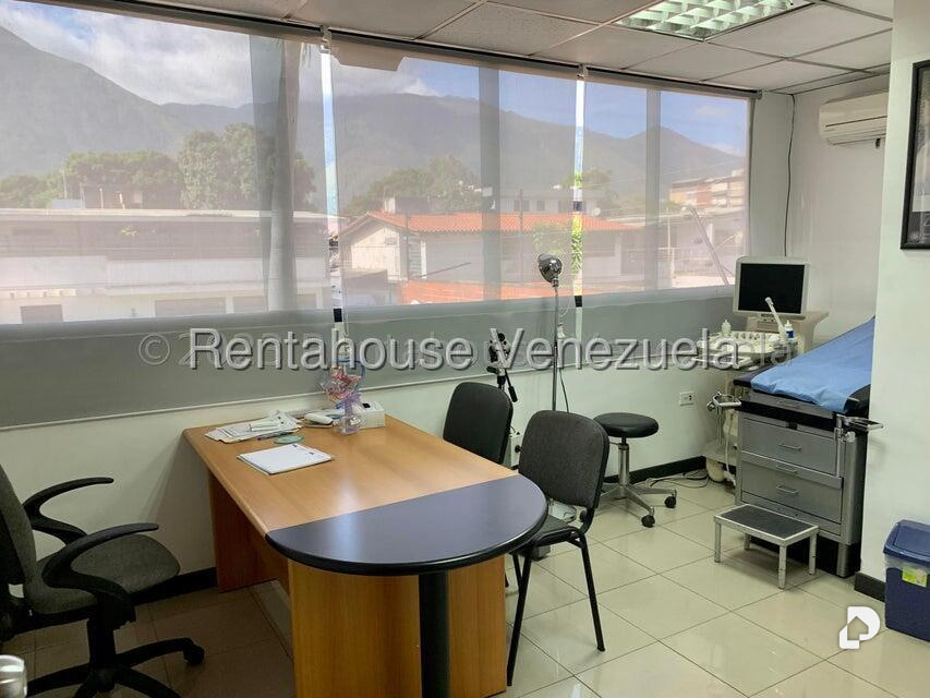 Local comercial en Chuao, Caracas – 12