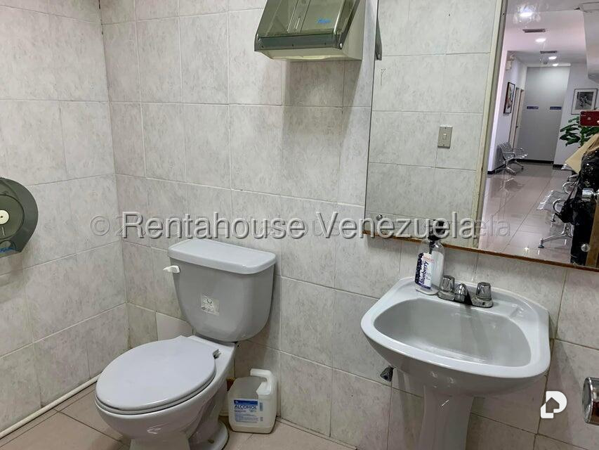 Local comercial en Chuao, Caracas – 13