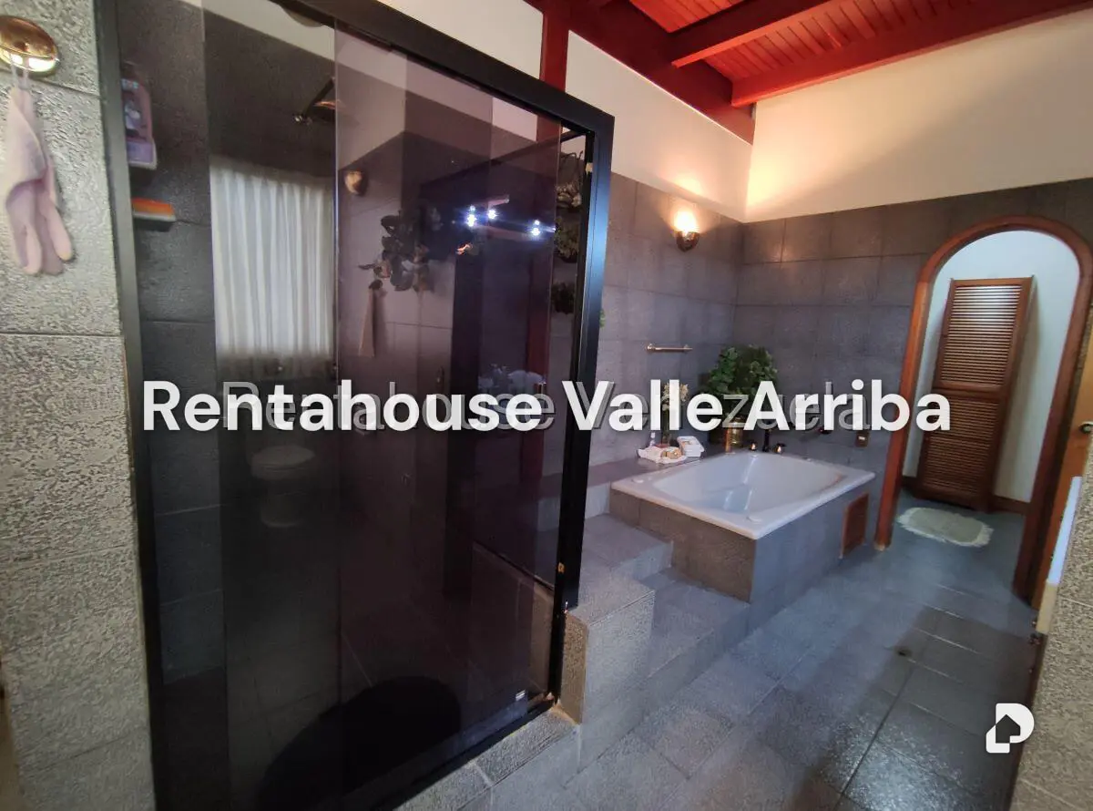 Apartamento en Las Esmeraldas, Caracas – 28