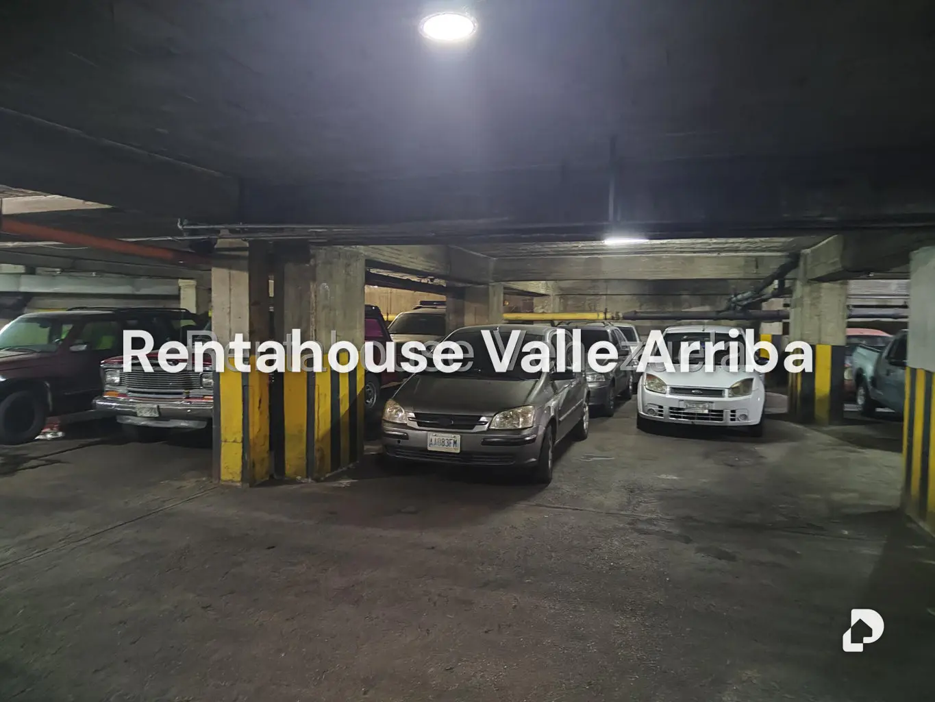 Garaje/Estacionamiento en Parroquia Santa Rosalía, Caracas – 3