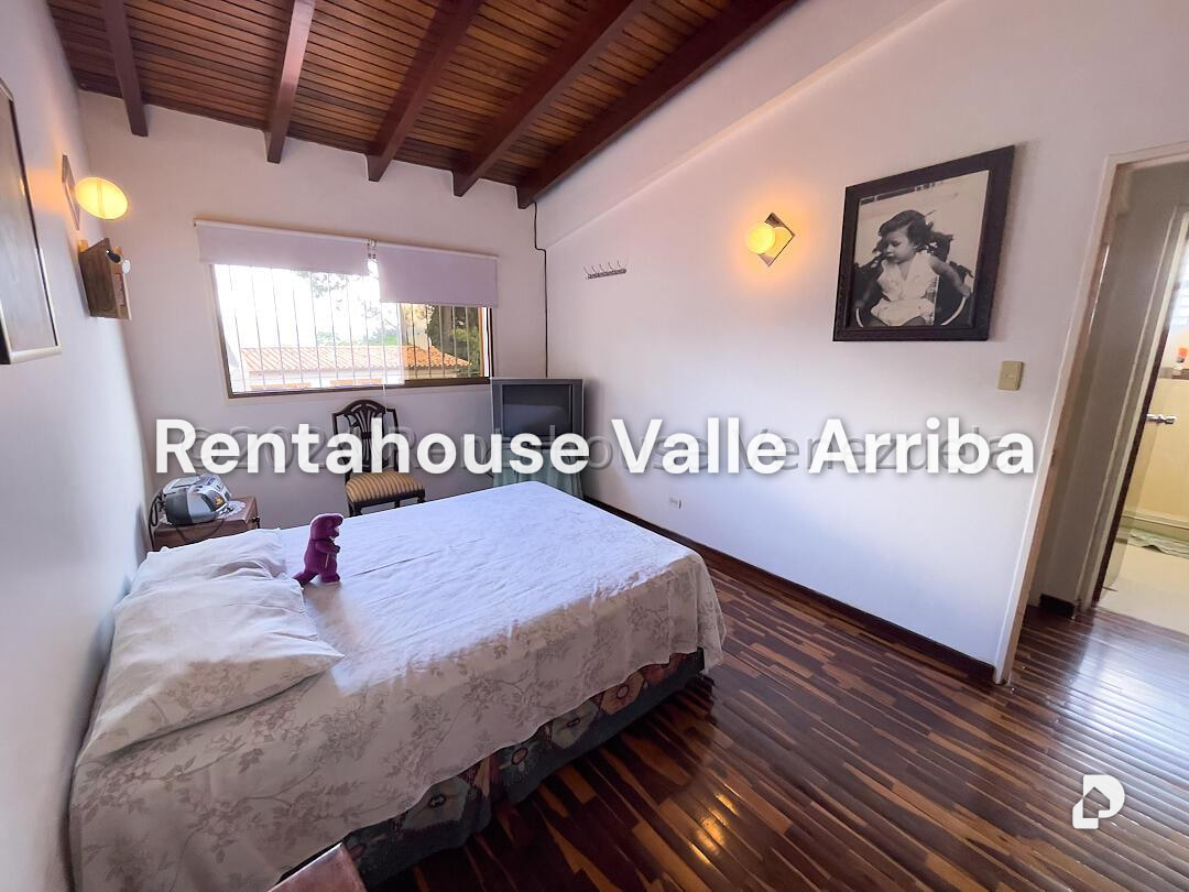 House in Alto Prado, Caracas – 25