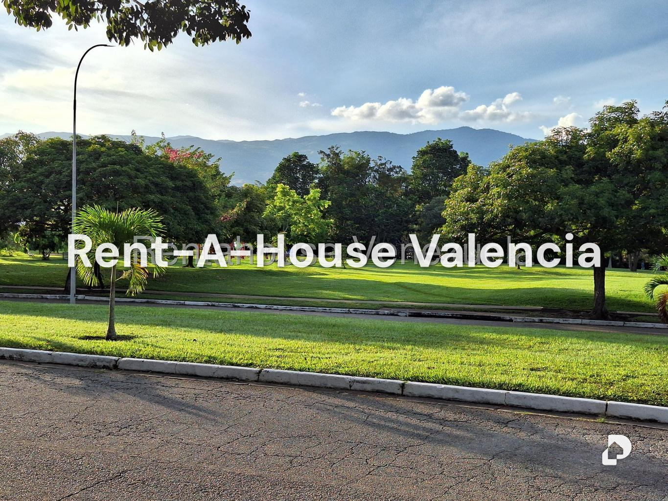 Casa en Altos de Guataparo, Valencia – 30