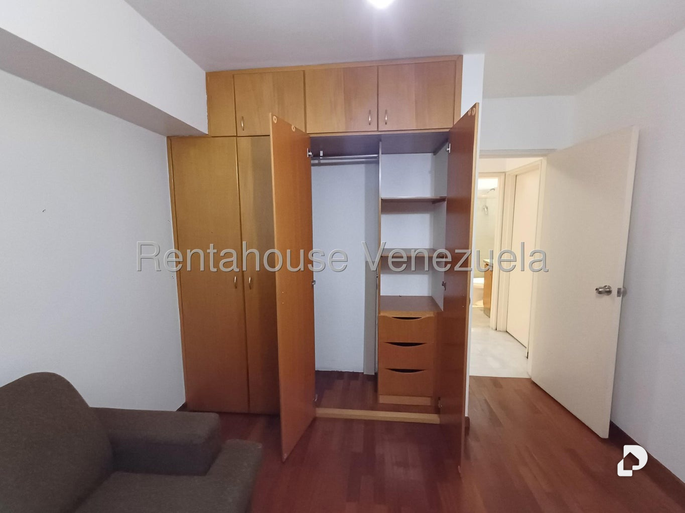 Apartamento en Campo Alegre, Caracas – 28