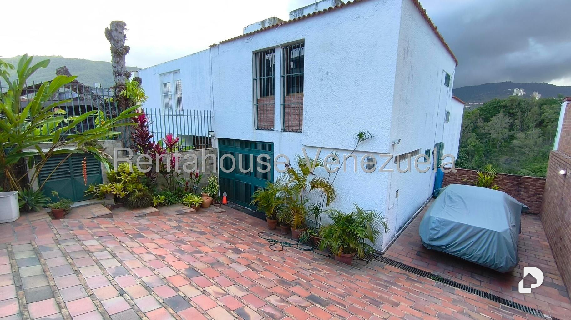 Casa en Lomas De La Trinidad, Caracas – 2