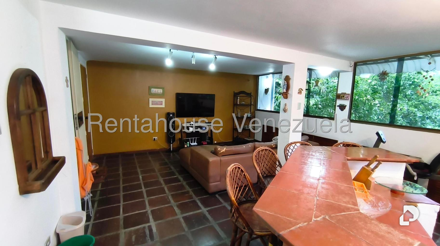 Casa en Lomas De La Trinidad, Caracas – 25