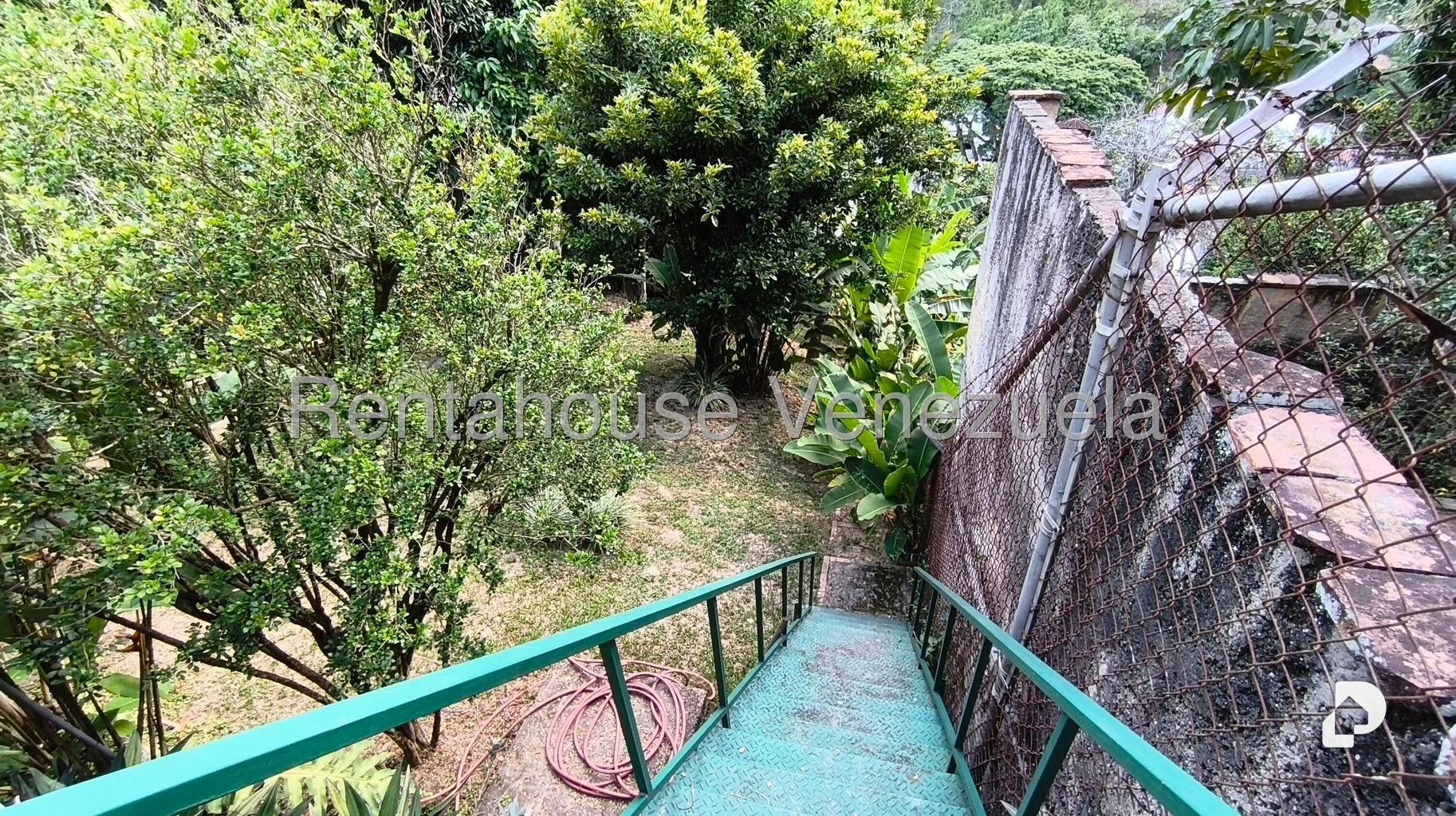 Casa en Lomas De La Trinidad, Caracas – 28